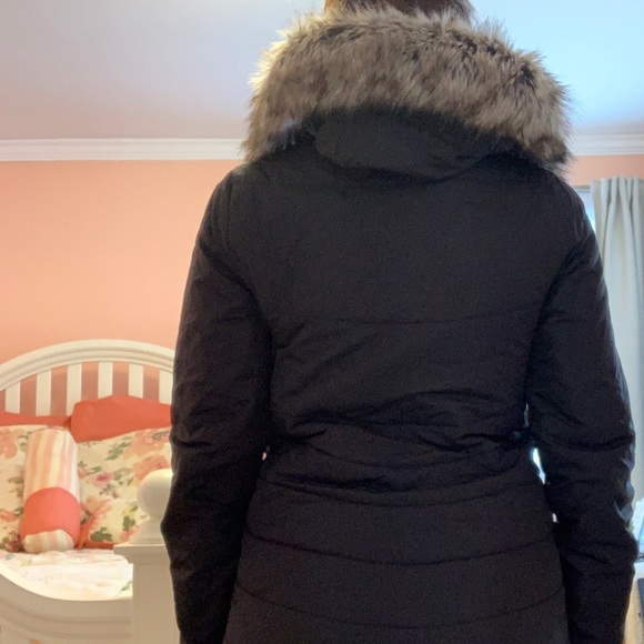 North Face Women’s Parka. - Picture 3 of 8